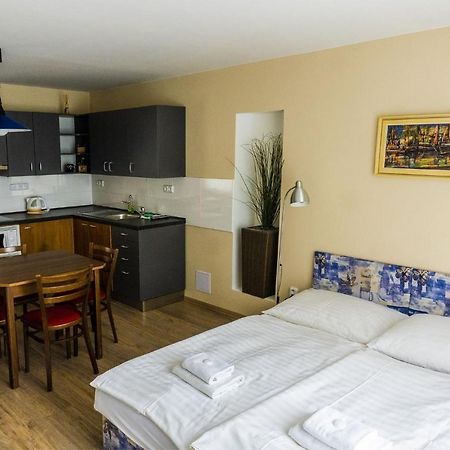 Studia a apartmány U Karla Turnov Esterno foto