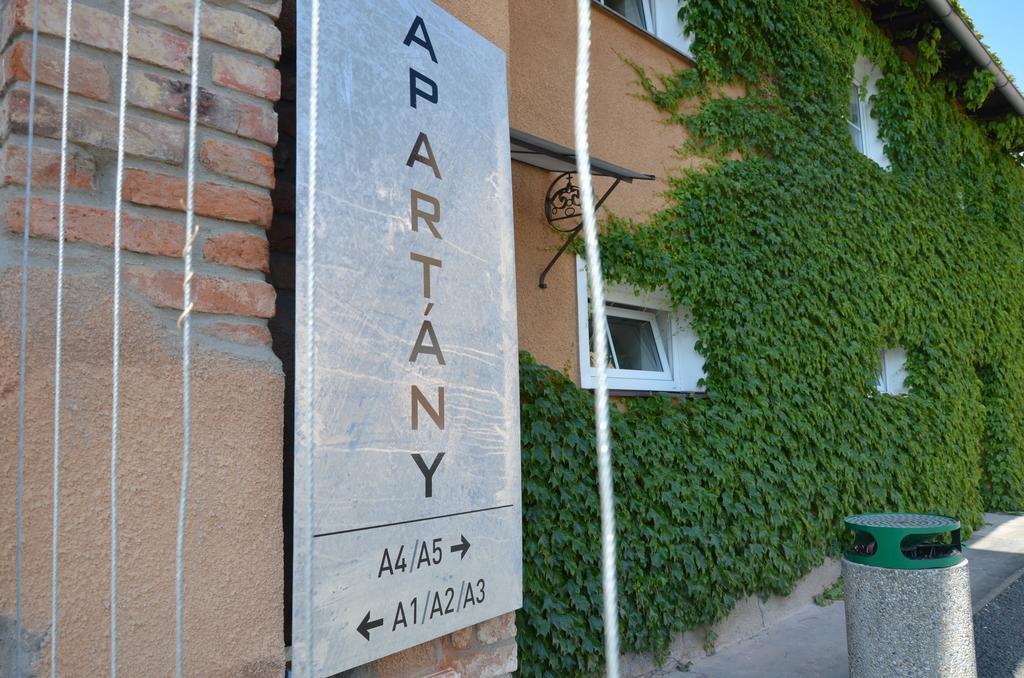Studia a apartmány U Karla Turnov Esterno foto