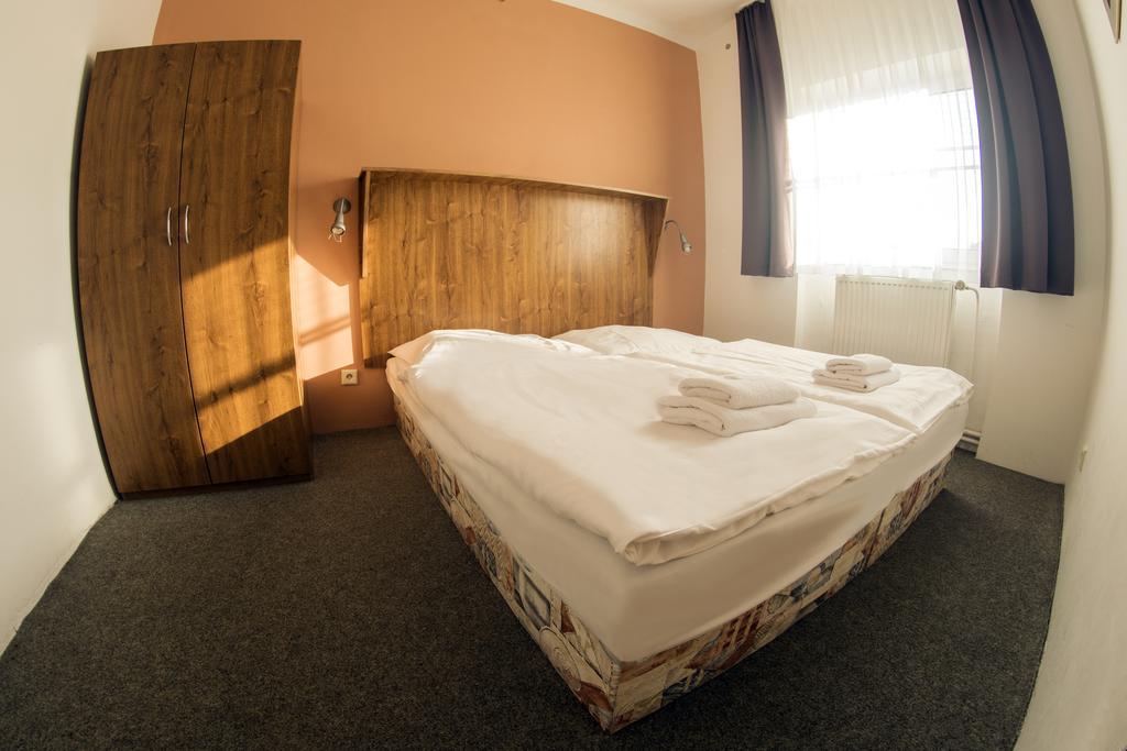 Studia a apartmány U Karla Turnov Esterno foto