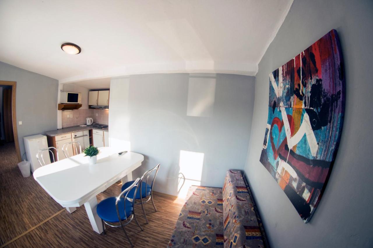 Studia a apartmány U Karla Turnov Esterno foto